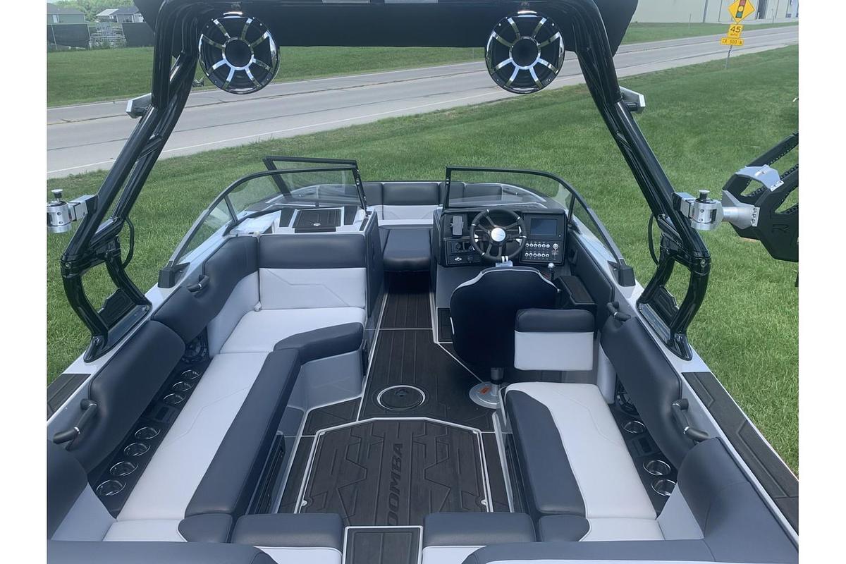 2025 Moomba Max™
