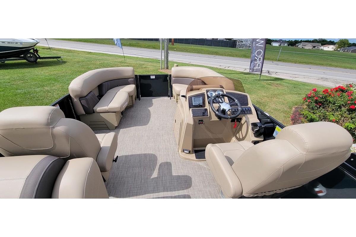 2025 Sylvan Mirage 8520 LZ