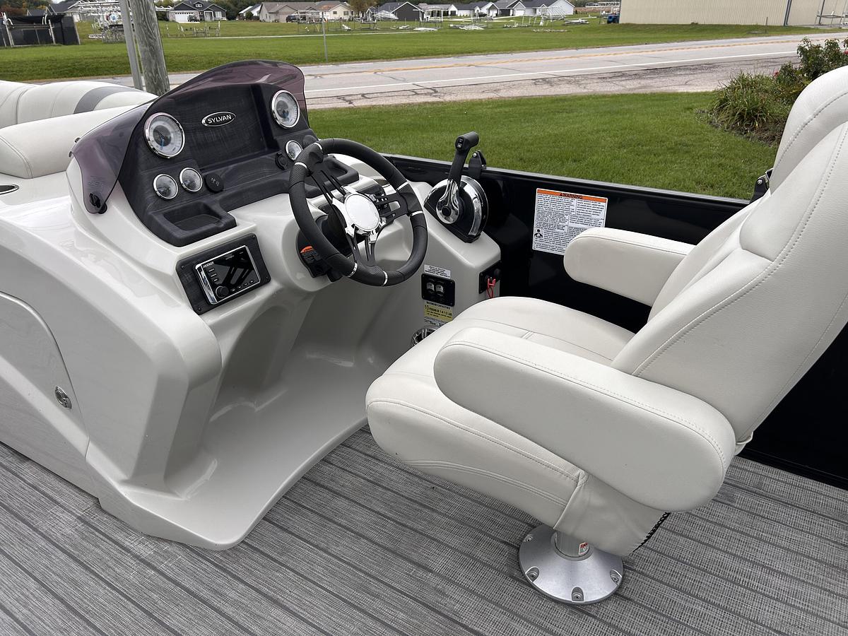 Used 2019 Sylvan Mirage 8520 DLZ