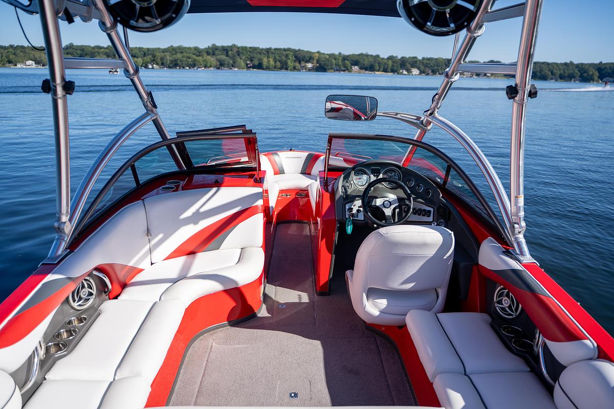 Used 2010 Moomba Mobius LSV