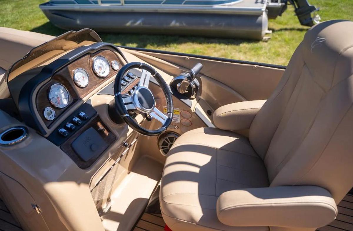 Used 2015 Cypress Caymen 230 LE