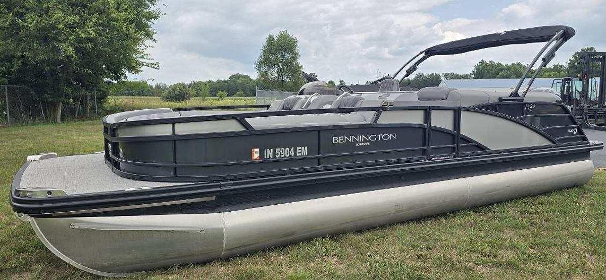 Used 2023 Bennington R 24