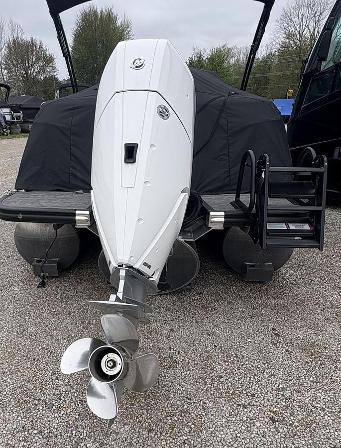 Used 2024 Bennington 23 RXFB