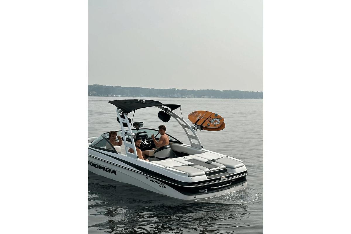 Used 2014 Moomba Mobius LSV