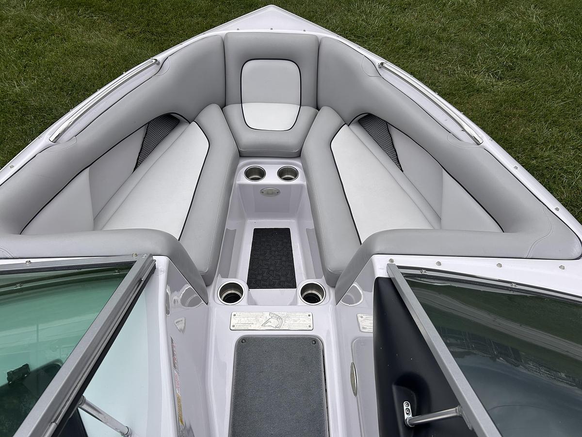 Used 2007 Centurion Elite Bowrider
