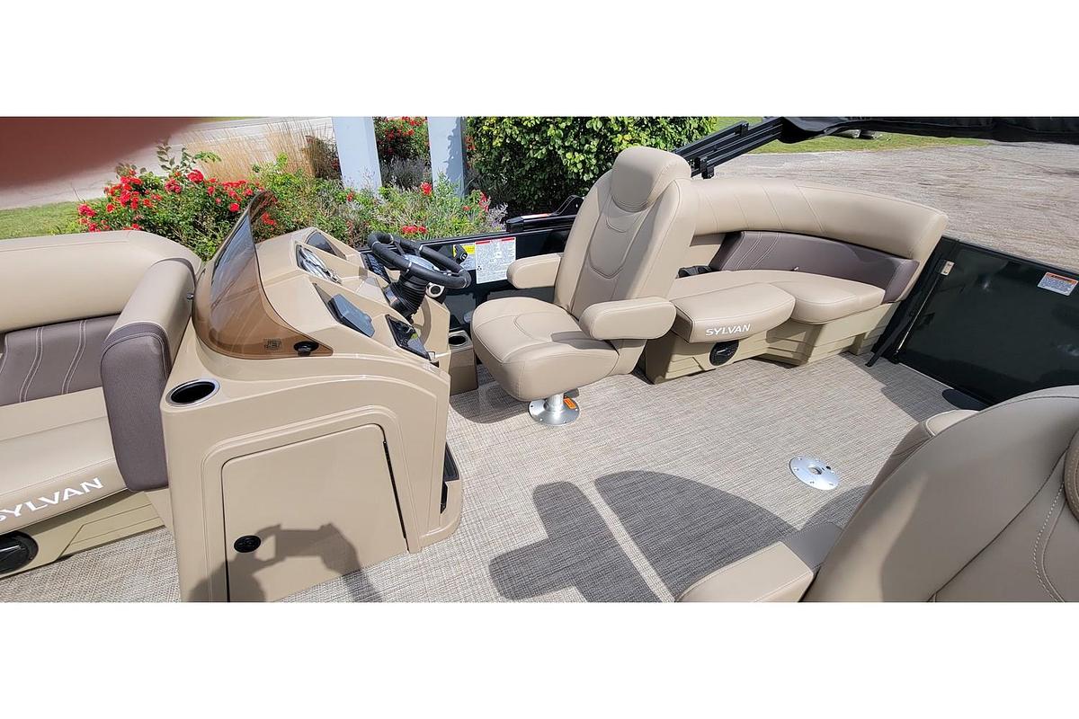 2025 Sylvan Mirage 8520 LZ