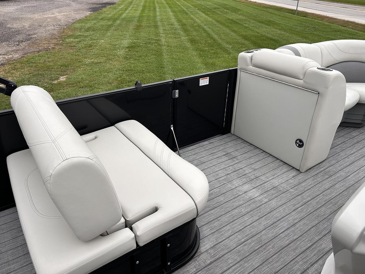 Used 2019 Sylvan Mirage 8520 DLZ