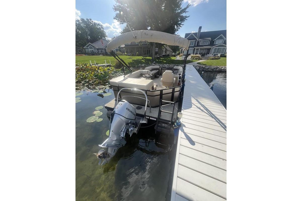 Used 2019 Godfrey Sweetwater