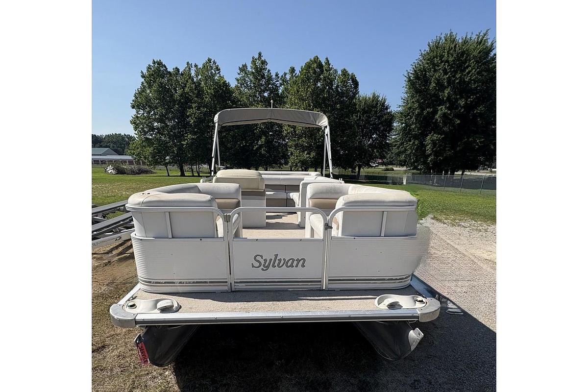 Used 2002 Sylvan 822 Mirage Cruise