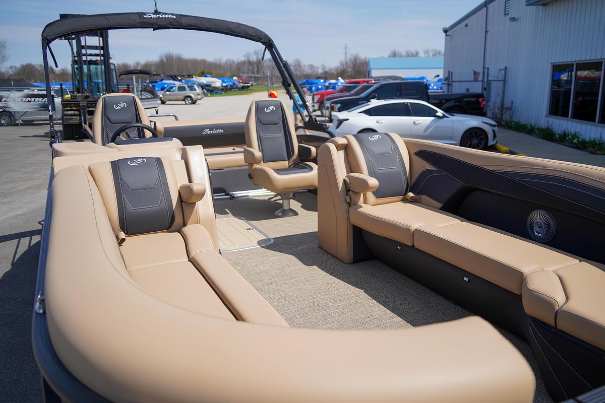 2026 Barletta Cabrio Ultra Lounge/Co-Captain