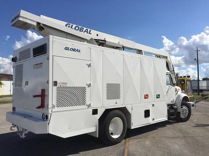 Used Global 2100TE Aircraft Deicer (2,100 gallon tank cap) on Navistar International Chassis