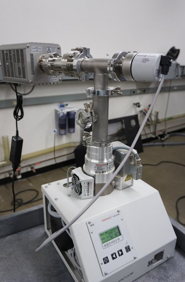 Used ULVAC Qulee Residual Gas Analyzer CGM-051 Range 0-50amu