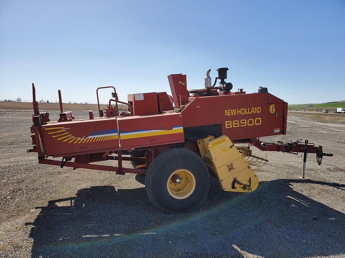 Used New Holland BB900 Baler w/ 14 x 21 Chamber