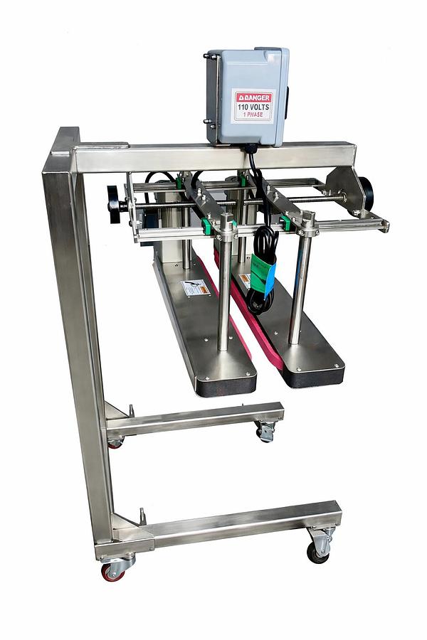 Hugger Belt Transfer Conveyor for Bottom Coding and Other Applications/ 24 inches long/Model DE 80