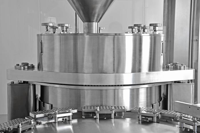 Automatic Capsule Filling Machine Model: DE 7200