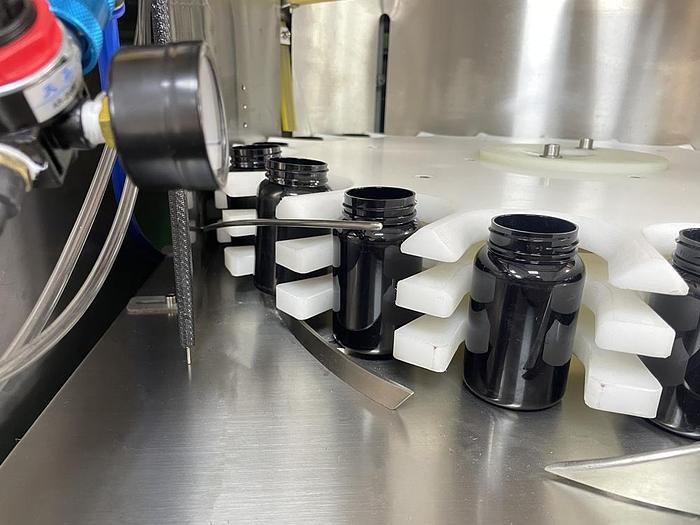 Automatic Unscrambler for Plastic Bottles