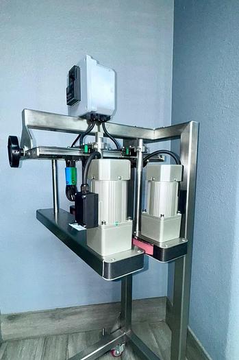 Hugger Belt Transfer Conveyor for Bottom Coding and Other Applications/ 24 inches long/Model DE 80