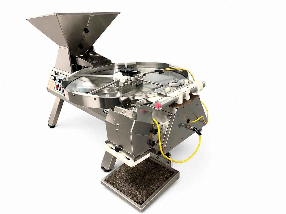 Used PHARMAFILL TABLETOP CAPSULES TABLETS COUNTER FILLING MACHINE