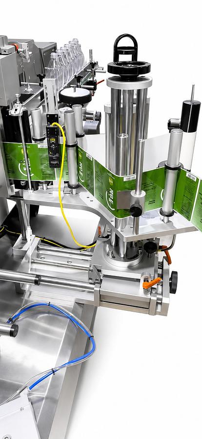 Automatic Doubled Sided Labeling Machine