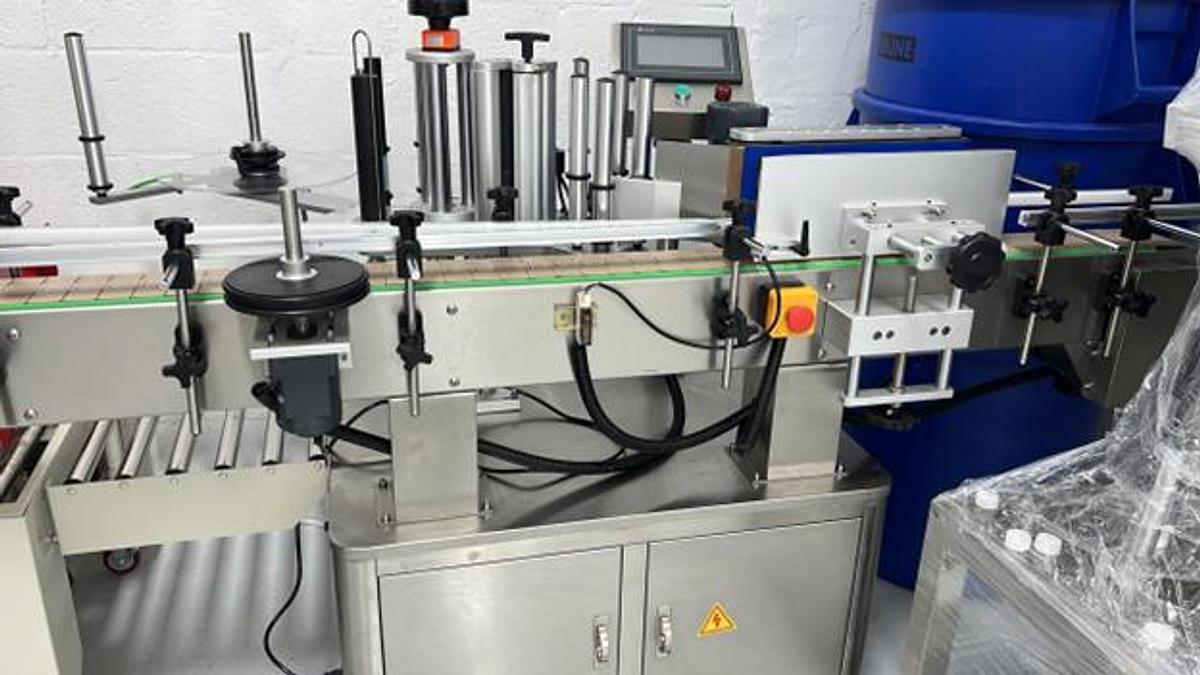 Automatic Labeling Machine for Round Bottles