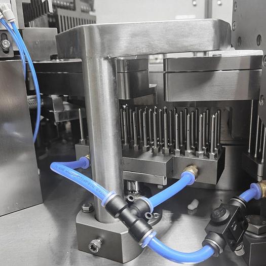 Automatic Capsule Filling Machine Model: DE 7200