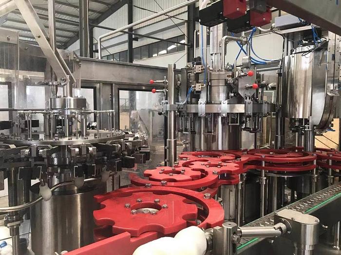 Automatic High Speed for Carbonated Beverage Isobaric Filling Line-Washing, Filling and Capping/Glass Bottles