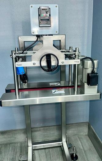 Hugger Belt Transfer Conveyor for Bottom Coding and Other Applications/ 24 inches long/Model DE 80