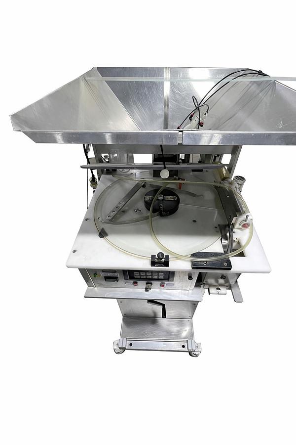 Used TABLETS, CAPSULES COUTING FILLING MACHINE WITH CONVEYOR BELT READY FOR SHIPMENT