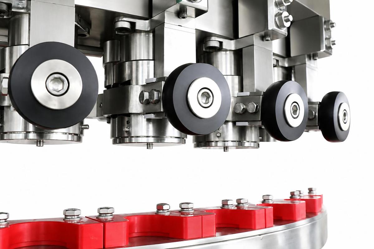 Automatic High Speed for Carbonated Beverage Isobaric Filling and Capping Machine/CANS-Custom Made