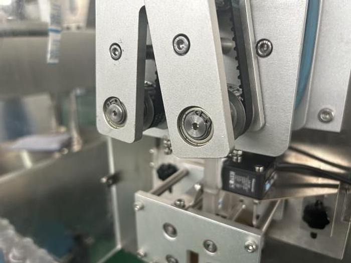 Automatic Desiccant Inserter Machine