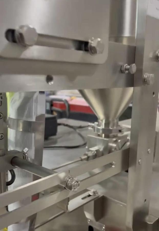 Sachet Filling and Sealing Machine for Creams, Gels and other similar products