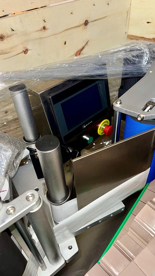 Automatic Labeling Machine for Round Bottles