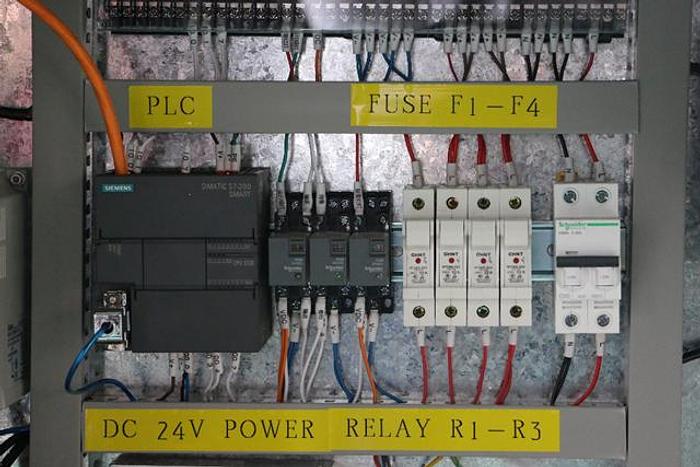 Automatic Horizontal Labeling Machine for unstable cylindrical objects such as oral liquid bottles, ampoules, reagent tube, pencil, solid glue bottles, pens, lipstick, etc.