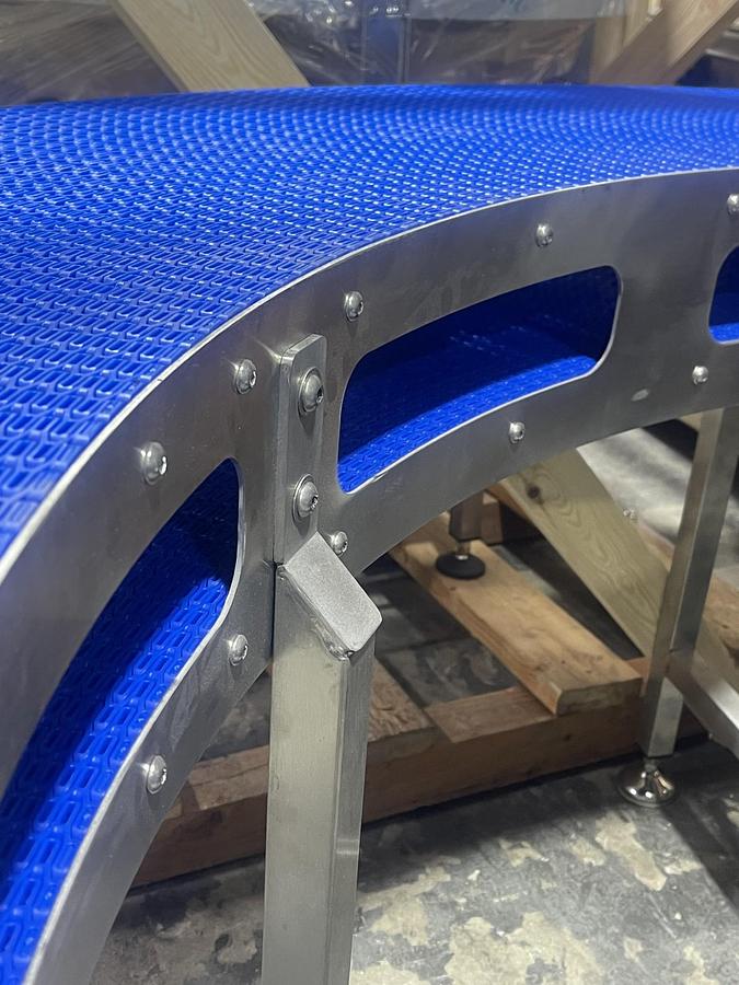 Conveyors with Modular Belts and Working Tables