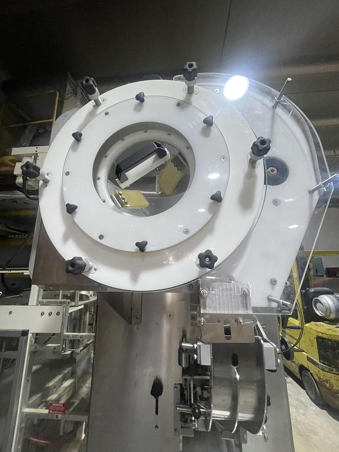 Used AUTOMATIC INLINE BOTTLE CAPPING MACHINE WITH VERTICAL WHEEL CAP SORTER