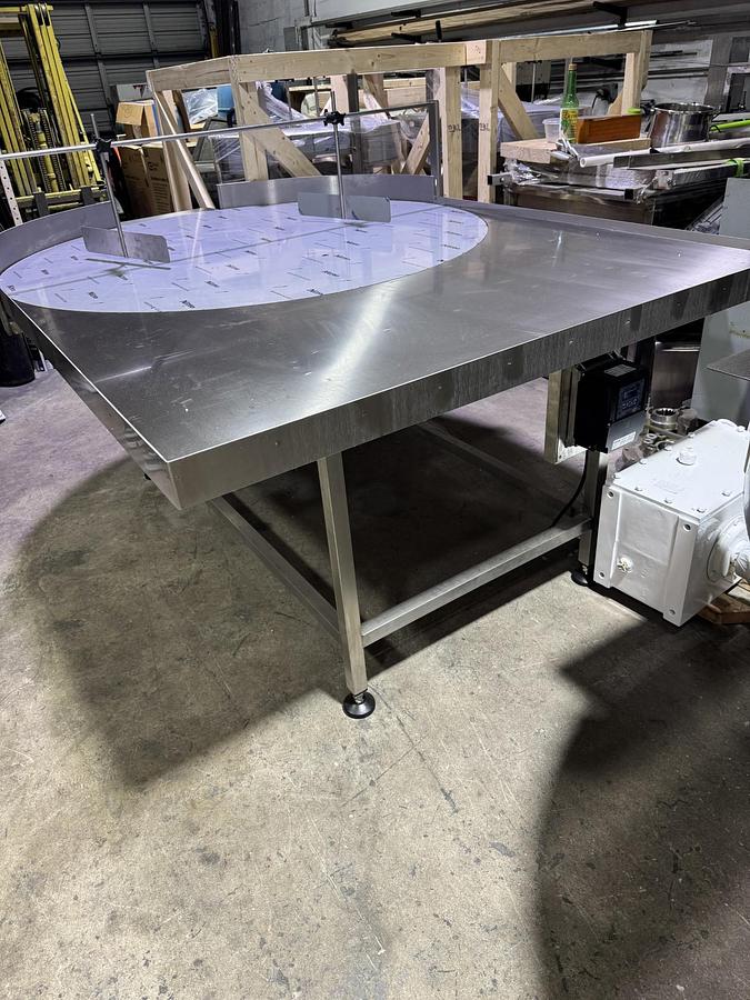 DE-72 Accumulation Rotary Tables with or without Unscrambler and with or without working table-72 Inches Diameter