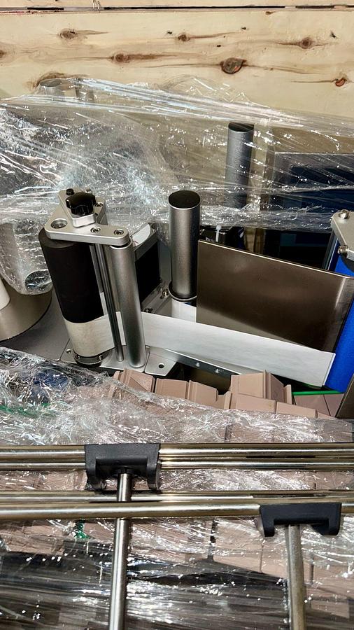 Automatic Labeling Machine for Round Bottles