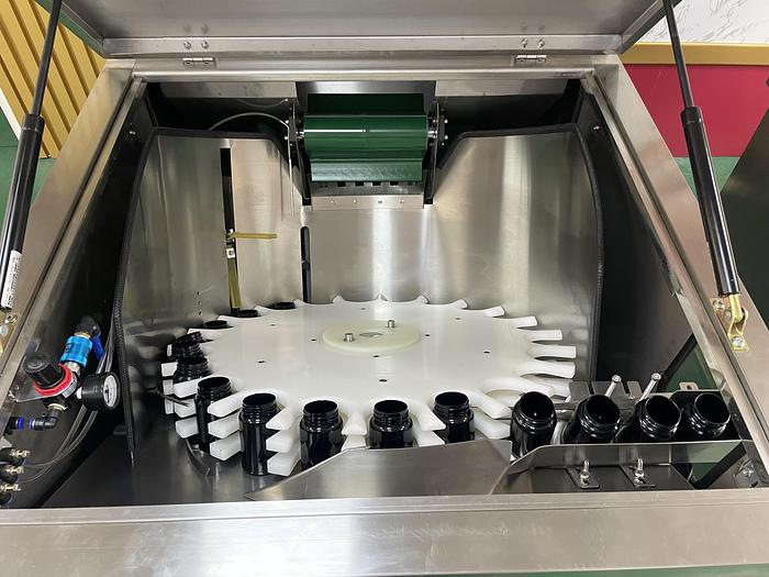 Automatic Unscrambler for Plastic Bottles