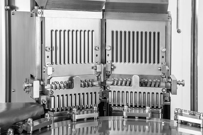 Automatic Capsule Filling Machine Model: DE 7200