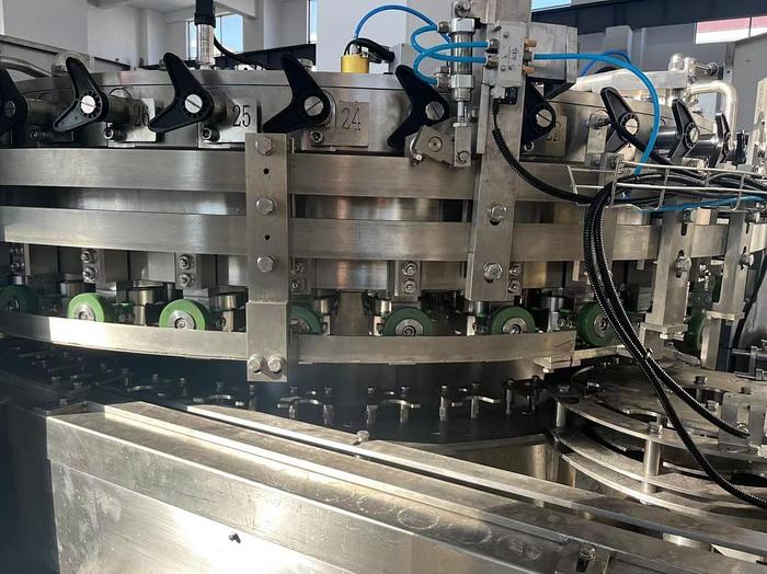Automatic High Speed for Carbonated Beverage Isobaric Filling and Capping Machine/CANS