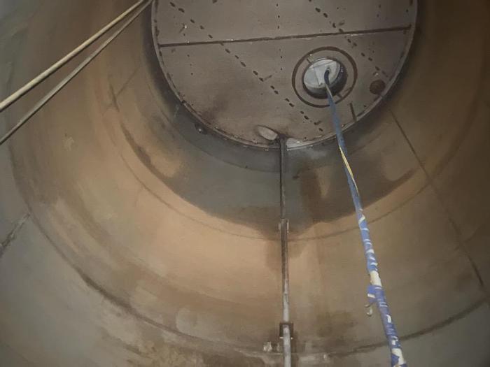 Used 10,000 GALLON ROARK INDUSTRIES VERTICAL TANK - S/S