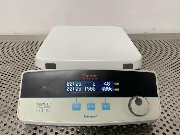 Used Thermo Scientific SP88850190 Super-Nuova+ 10" x 10" Stirring Hotplate