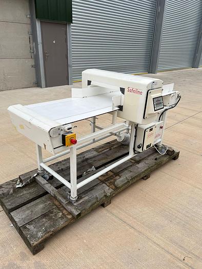 Used SAFELINE METAL DETECTOR