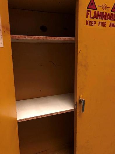 Usato ARMADIO GIALLO