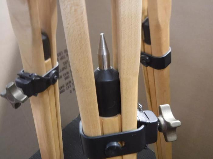 Used Junior Tripod Model: Ries With Tilted Head & Encore Hardcase