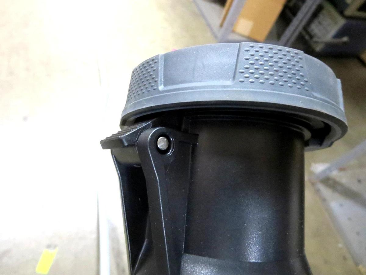 Mennekes ME560C5W Connector & Cable 600VAC 60A 50-60HZ 802181 Tesla Skyline