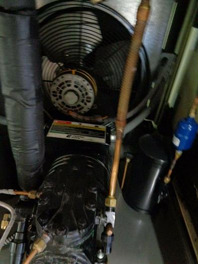 Used ENVIROTRONICS ET8-1-1.5 TEMPERATURE CHAMBER -35C to +170C air cooled compressor