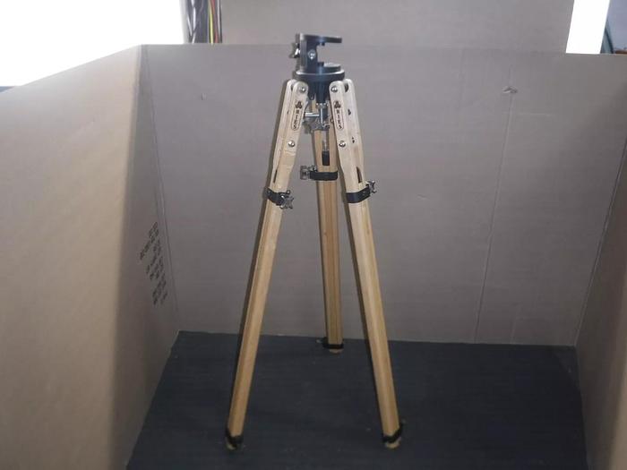 Used Junior Tripod Model: Ries With Tilted Head & Encore Hardcase