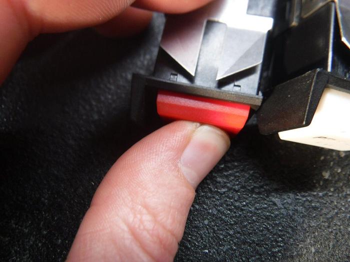 Used Micro 4A23BEA11 Microswitch / Micro 4C23B11 Switch Manual Pushbutton Indicator