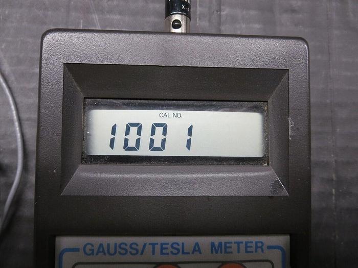 Used F. W. Bell 4048 & T-4048-001 Gauss/Tesla Meter & Probe Powers On-No Other Tests.